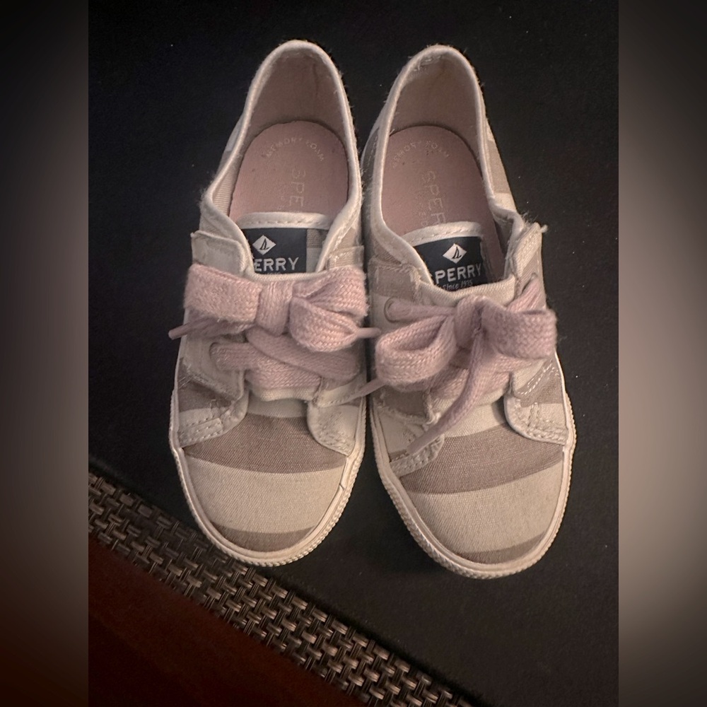 Toddler girl Sperry sneakers